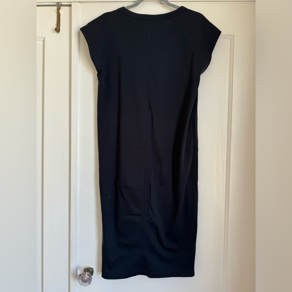Everlane's The Luxe Cotton Side-Slit Tee Dress - Picture 5 of 9